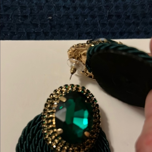 Vintage-Inspired Green and Gold Statement Earrings - Picture 5 of 7